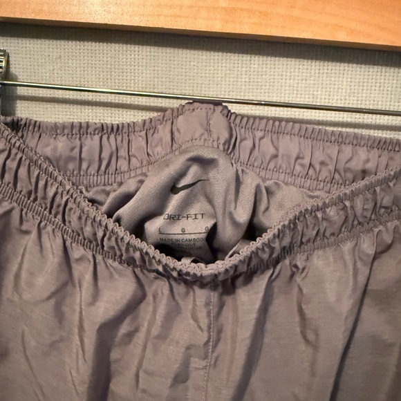 Nike Women's Dri-FIT Tempo Mid-Rise Brief-Lined Running Shorts Grey Size Large - Picture 4 of 6